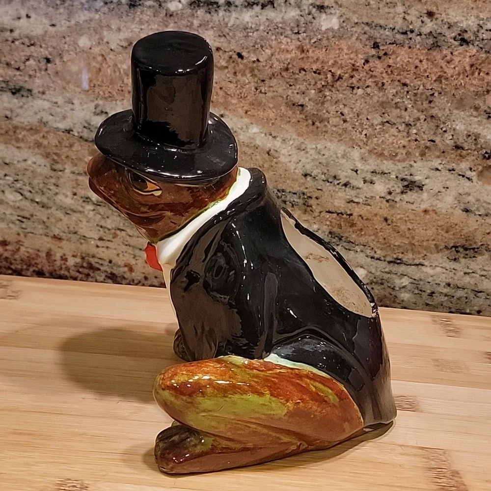 Vintage Ceramic Frog in Tuxedo and Top Hat Planter - Picture 4 of 6